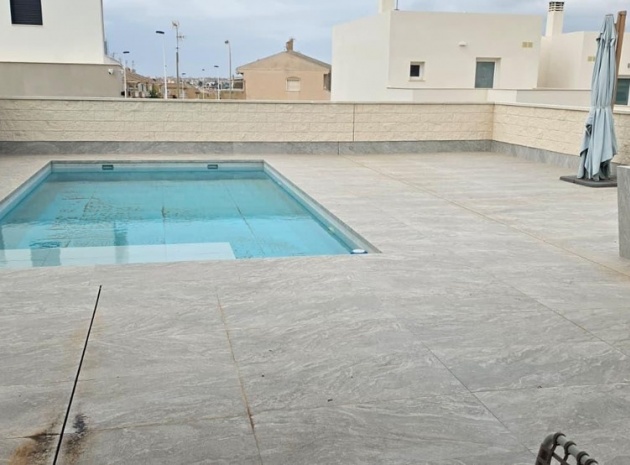 Resale - Villa - Torrevieja - Torrevieja Centro