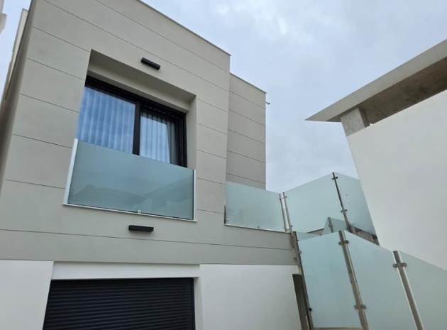 Resale - Villa - Torrevieja - Torrevieja Centro