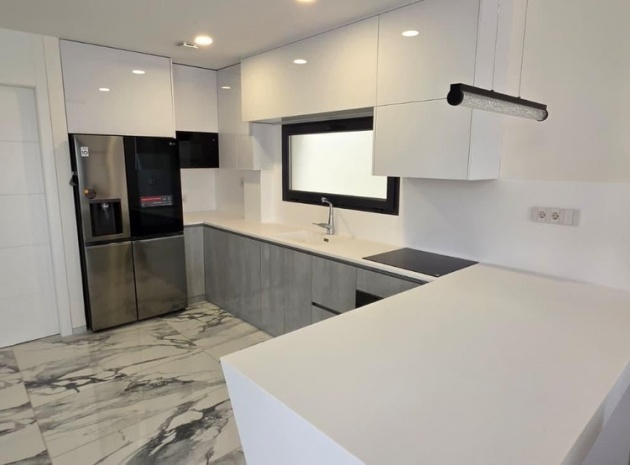 Resale - Villa - Torrevieja - Torrevieja Centro