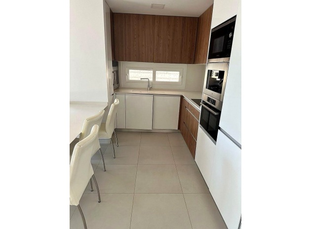 Resale - Apartment - Torrevieja - Torrevieja Centro