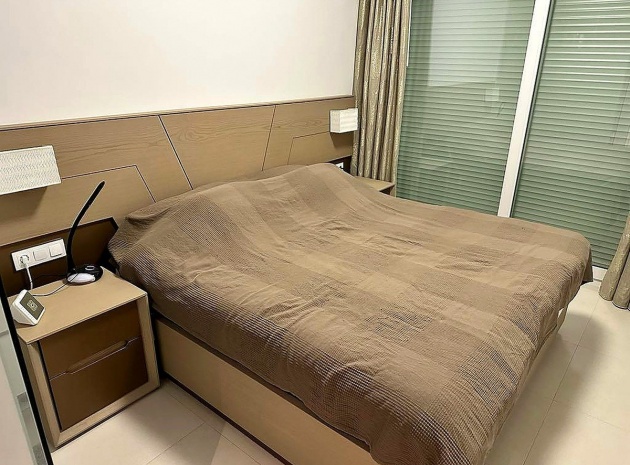 Resale - Apartment - Torrevieja - Torrevieja Centro