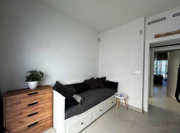 Resale - Apartment - Torrevieja - Torrevieja Centro
