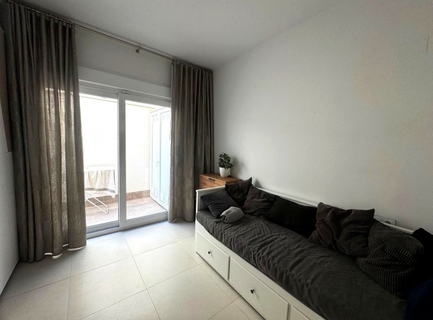Resale - Apartment - Torrevieja - Torrevieja Centro