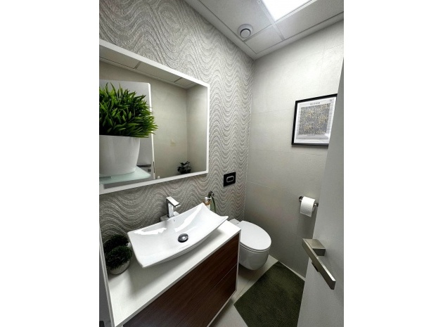 Resale - Apartment - Torrevieja - Torrevieja Centro