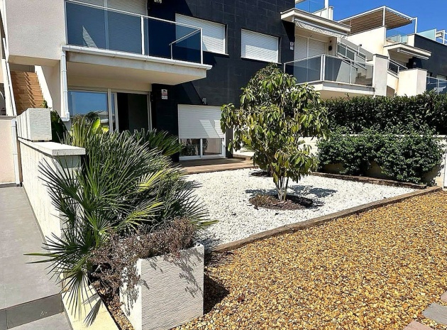 Resale - Apartment - Torrevieja - Torrevieja Centro