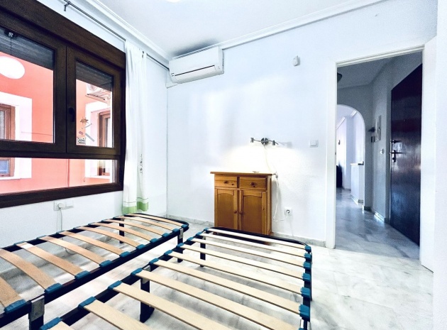 Resale - Apartment - Villamartin - Costa Blanca South