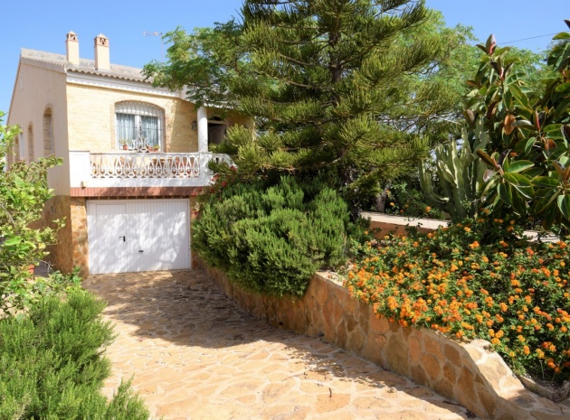 Resale - Villa - Torrevieja - Aguas Nuevas