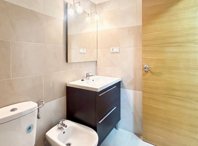 Wiederverkauf - Wohnung - Torrevieja - Torrevieja Centro