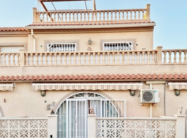 Resale - Townhouse - Torrevieja - Torrevieja Centro