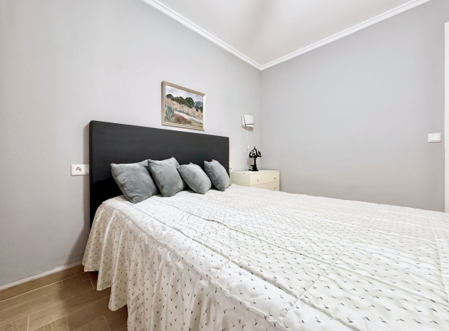 Resale - Townhouse - Torrevieja - Torrevieja Centro