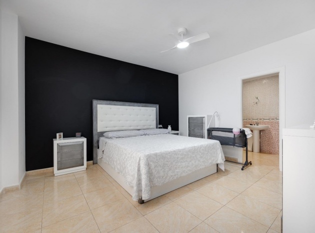 Wiederverkauf - Wohnung - Torrevieja - Torrevieja Centro