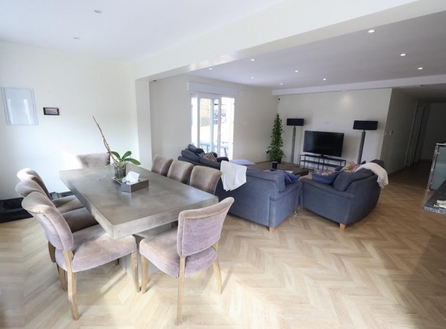 Resale - Villa - Torrevieja - Torrevieja Centro