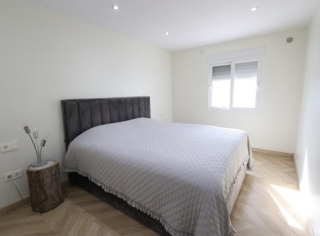 Resale - Villa - Torrevieja - Torrevieja Centro