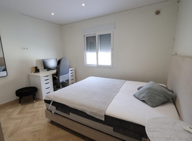 Resale - Villa - Torrevieja - Torrevieja Centro