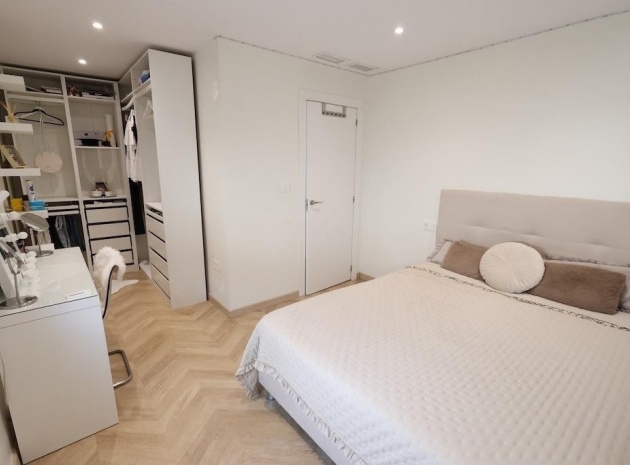 Resale - Villa - Torrevieja - Torrevieja Centro