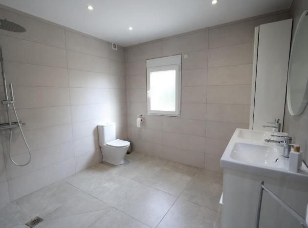 Resale - Villa - Torrevieja - Torrevieja Centro