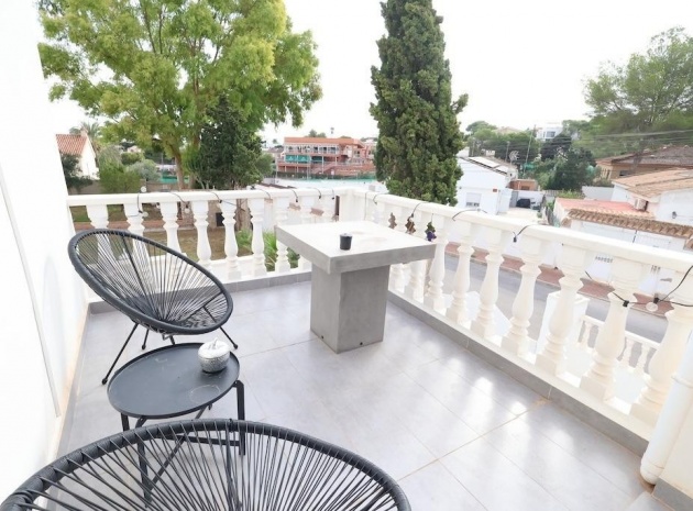 Resale - Villa - Torrevieja - Torrevieja Centro