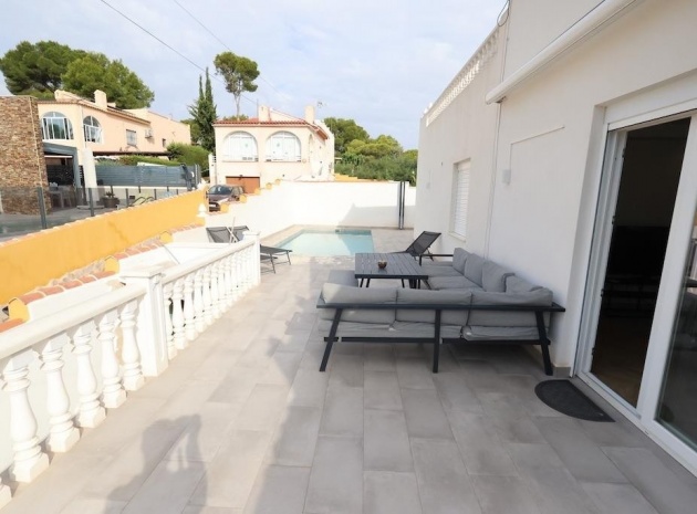 Resale - Villa - Torrevieja - Torrevieja Centro