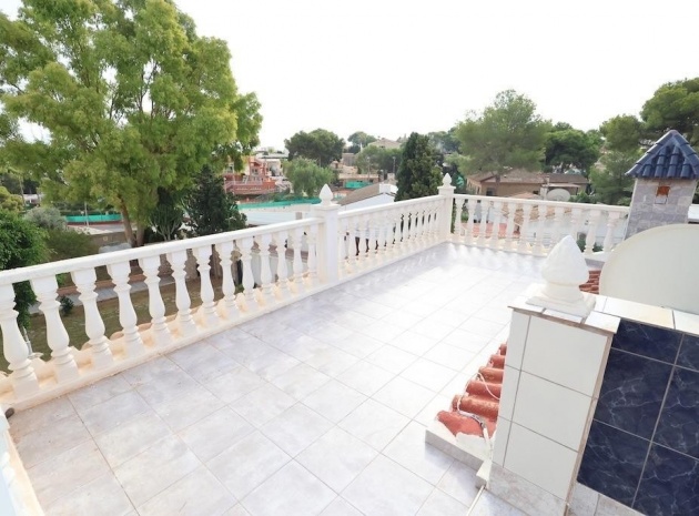 Resale - Villa - Torrevieja - Torrevieja Centro