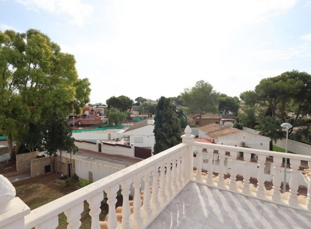 Resale - Villa - Torrevieja - Torrevieja Centro