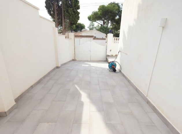 Resale - Villa - Torrevieja - Torrevieja Centro