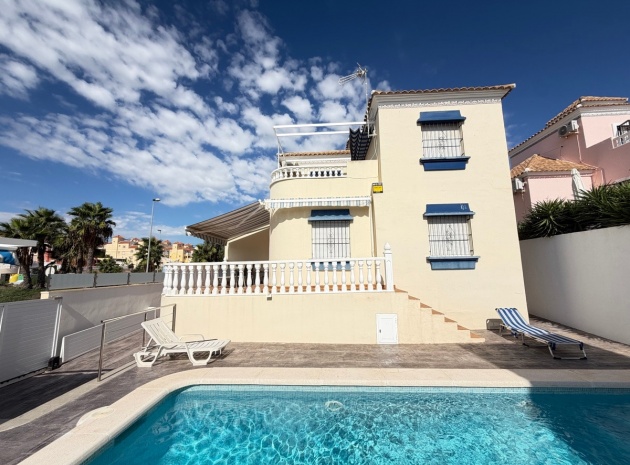 Resale - Villa - Orihuela - Villamartin