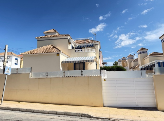 Resale - Villa - Orihuela - Villamartin