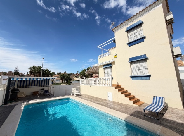 Resale - Villa - Orihuela - Villamartin