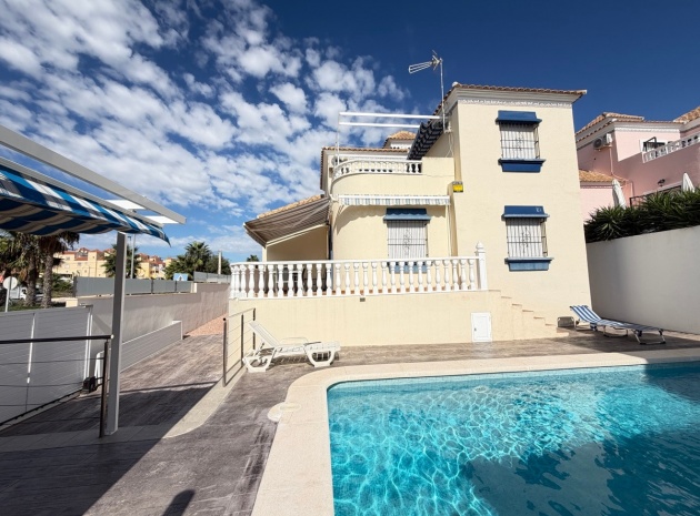 Resale - Villa - Orihuela - Villamartin