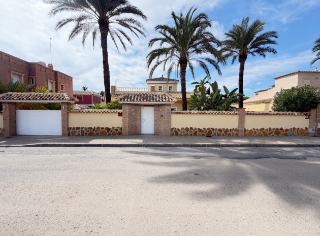 Resale - Villa - Orihuela - Cabo Roig