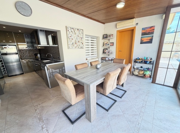 Resale - Villa - Orihuela - Cabo Roig