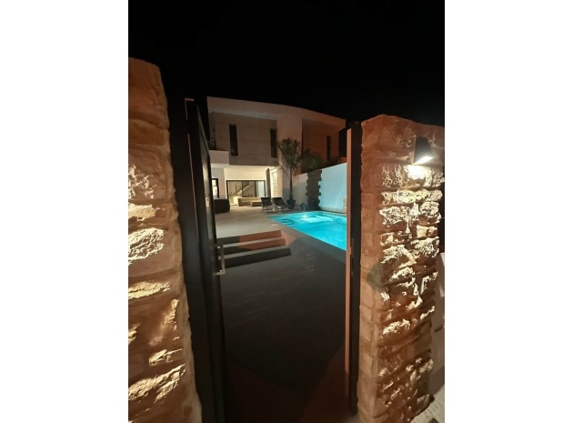 Resale - Villa - Dolores - Dolores Centro