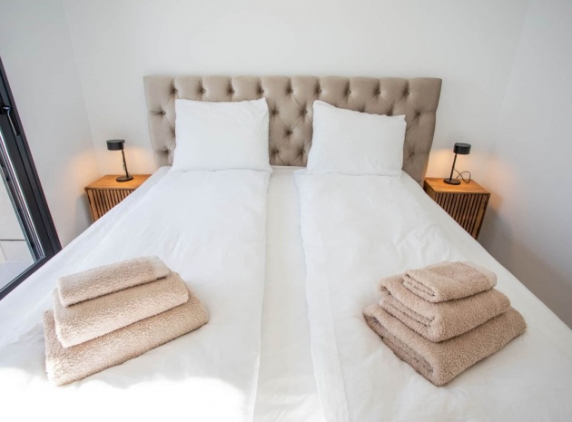Resale - Villa - Dolores - Dolores Centro
