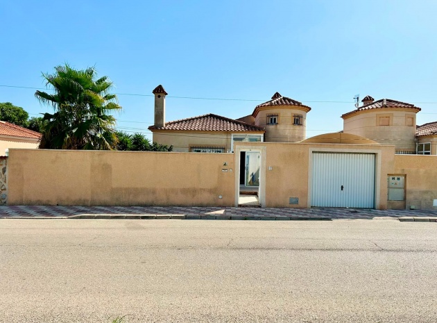 Resale - Villa - Torrevieja - san luis