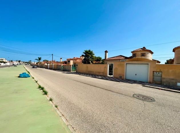 Resale - Villa - Torrevieja - san luis