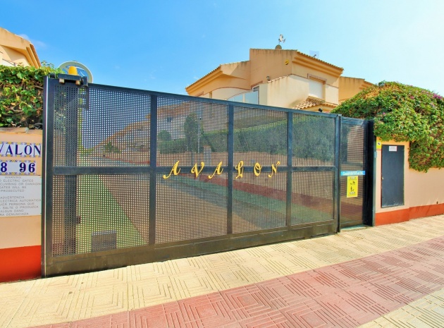 Resale - Villa - Playa Flamenca - avalon