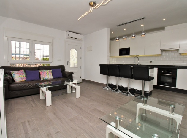 Resale - Townhouse - Villamartin - verdemar