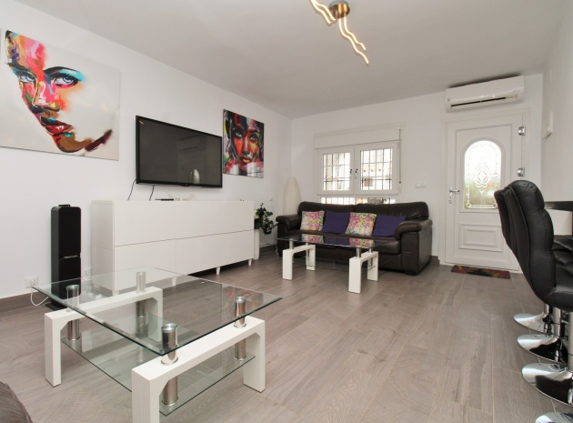 Resale - Townhouse - Villamartin - verdemar