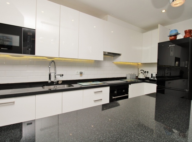 Resale - Townhouse - Villamartin - verdemar