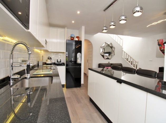 Resale - Townhouse - Villamartin - verdemar