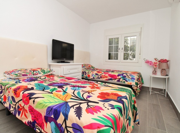 Resale - Townhouse - Villamartin - verdemar