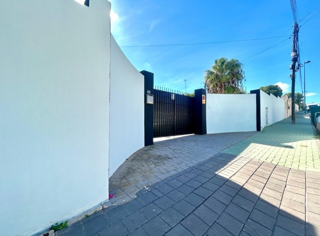 Resale - Villa - Pilar de la Horadada - Pinar De Campoverde