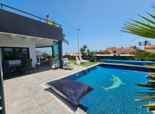 Resale - Villa - Torrevieja - Torrevieja Centro