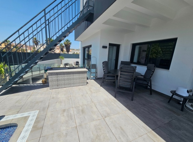Resale - Villa - Torrevieja - Torrevieja Centro