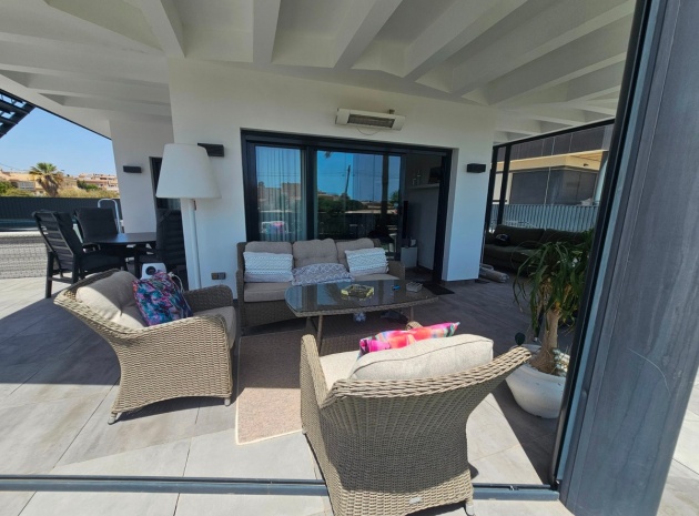 Resale - Villa - Torrevieja - Torrevieja Centro