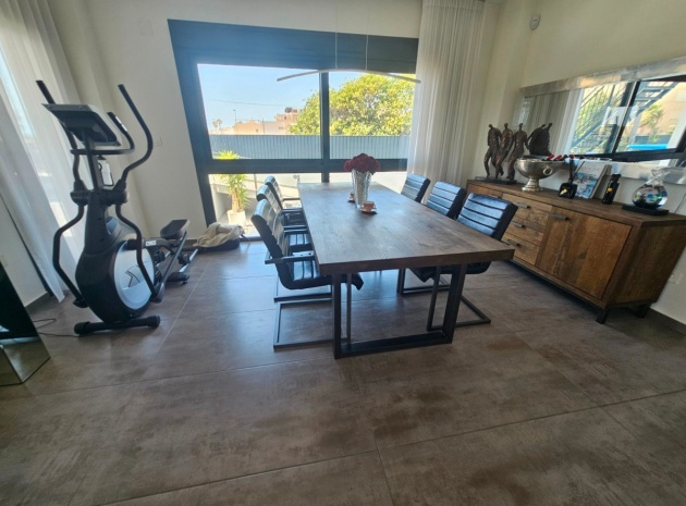 Resale - Villa - Torrevieja - Torrevieja Centro