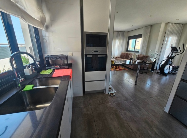 Resale - Villa - Torrevieja - Torrevieja Centro