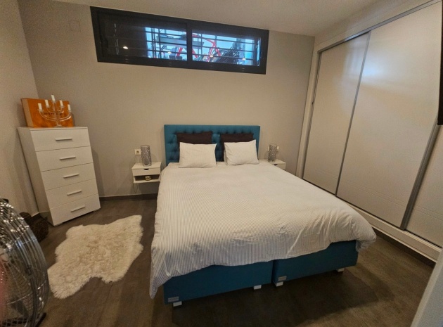 Resale - Villa - Torrevieja - Torrevieja Centro