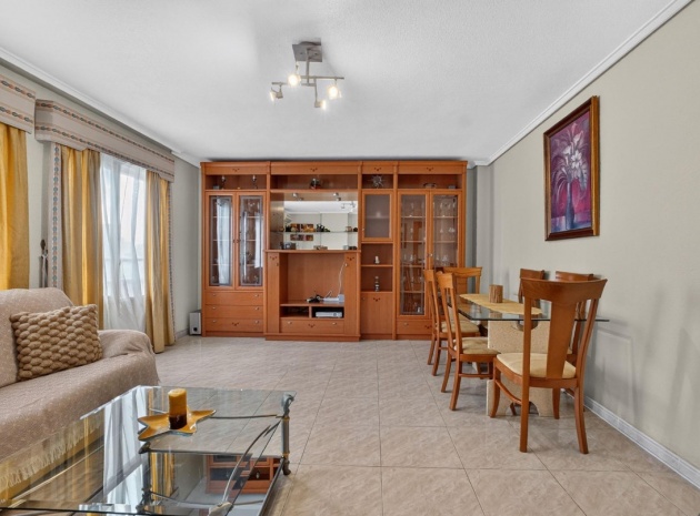 Resale - Apartment - Torrevieja - Torrevieja Centro