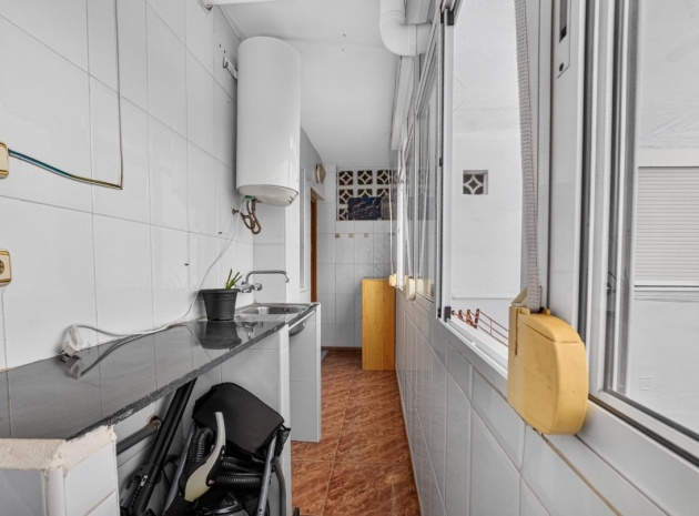 Resale - Apartment - Torrevieja - Torrevieja Centro